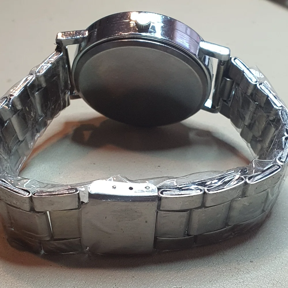 10/$20 Modiya Silver/Black Men's Watch
